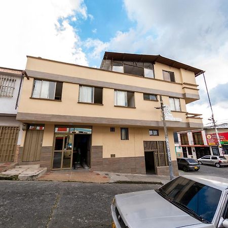 Hotel Ayenda Parque del Quindio Armenia  Exterior foto